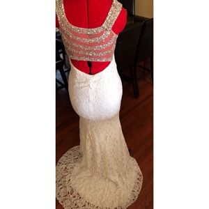 ***BEAUTIFUL DRESS FOR SALE!!!!